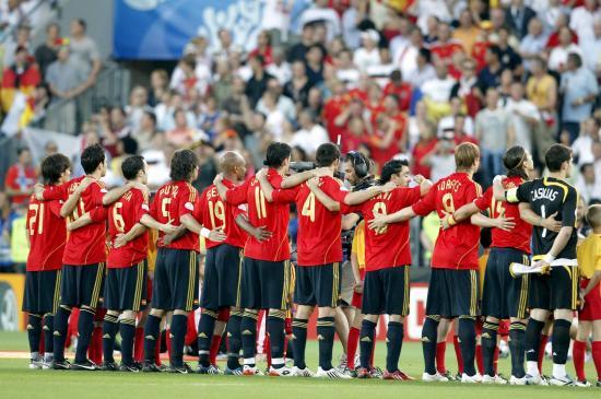 Spain's starting eleven (without David Villa) line-up before the final.